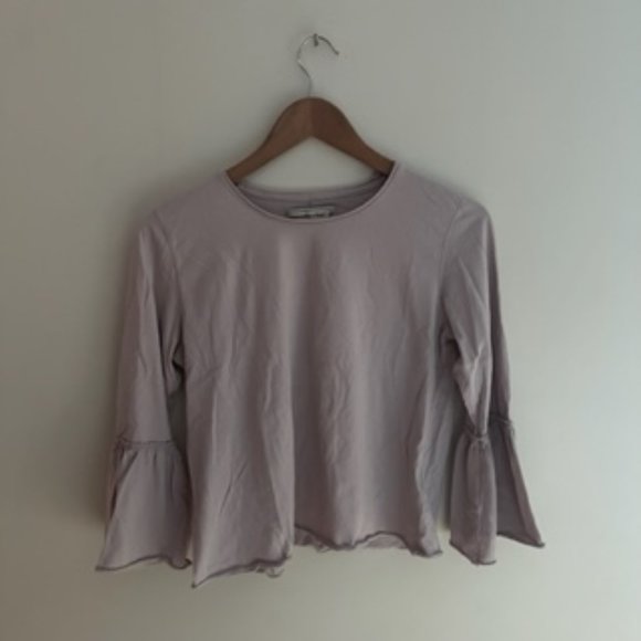 Abercrombie & Fitch Lilac Bell Sleeve Top size M - Picture 4 of 6